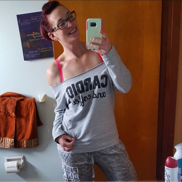 Meet Your Posher Ellie - Picture 8 of 8